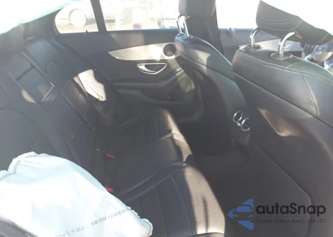 2018 Mercedes-Benz C 300 из США, поврежденный, VIN 55SWF4JB3JU239737